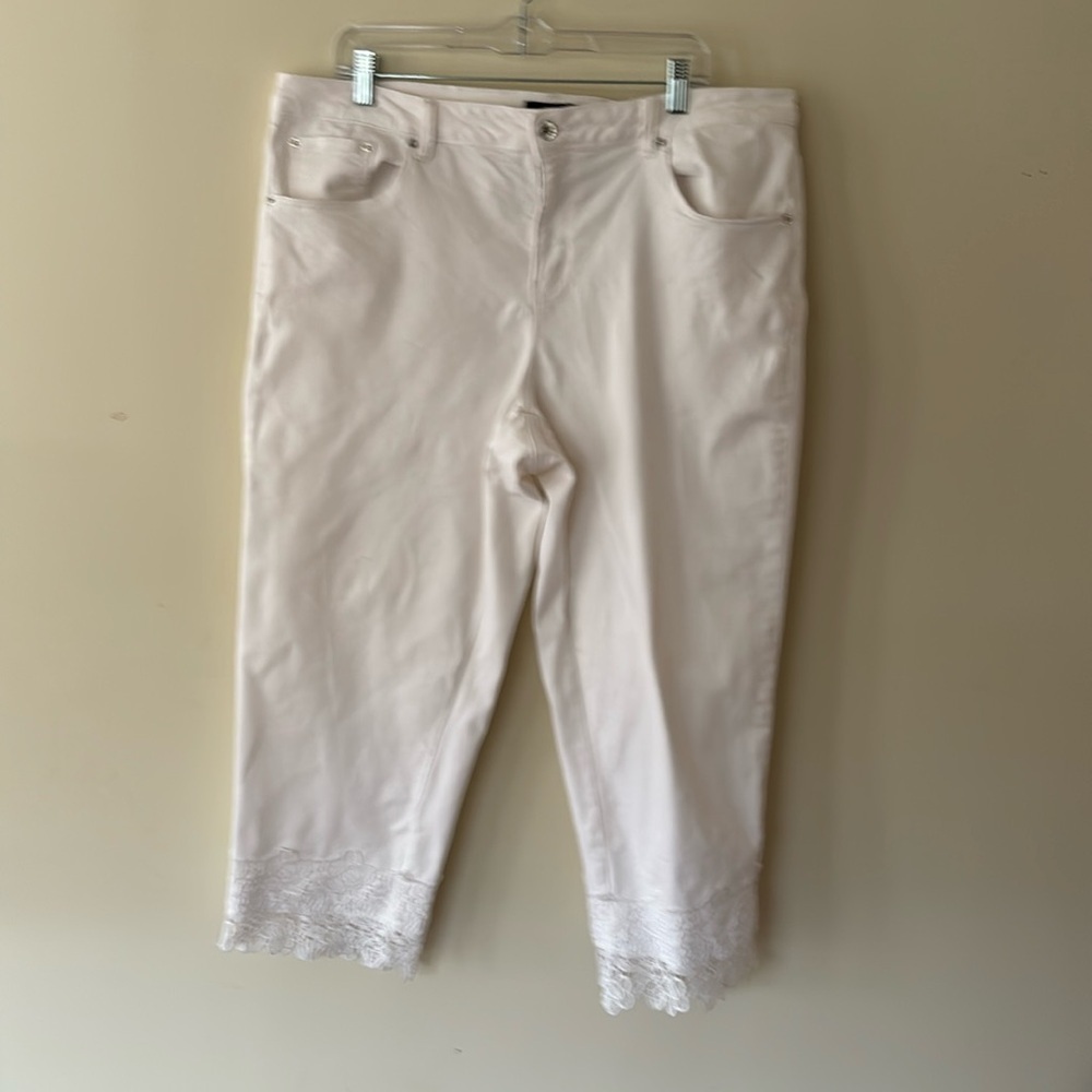 Earl Jeans White 2 Front Pockets 2 Back Patch Pockets Zipper And Button Size 20W